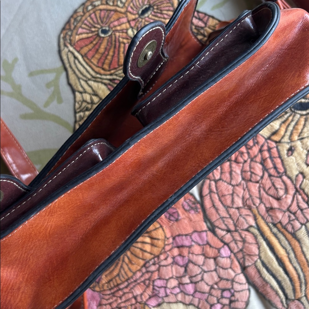 Heart Accent Faux Leather Shoulder Bag - Tan, Brown and Red - Picture 7 of 7